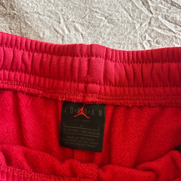 Boys Jordan sweatpants NWT - Picture 3 of 3